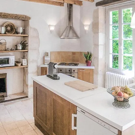 Stunning In St Antoine De Breuilh Semesterbostad Saint-Antoine-de-Breuilh