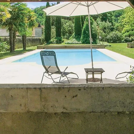 Semesterbostad Stunning In St Antoine De Breuilh